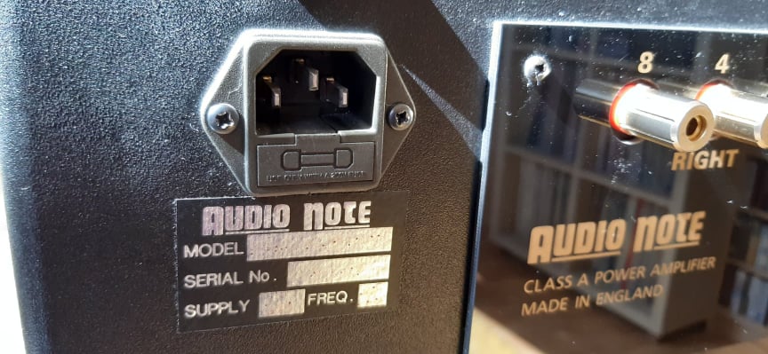 IEC és adattábla.jpg