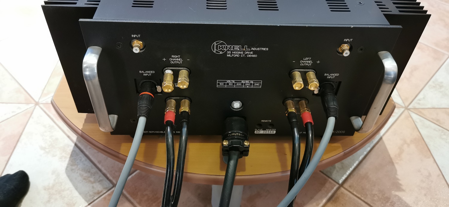 Krell KSA-200S rear.jpg
