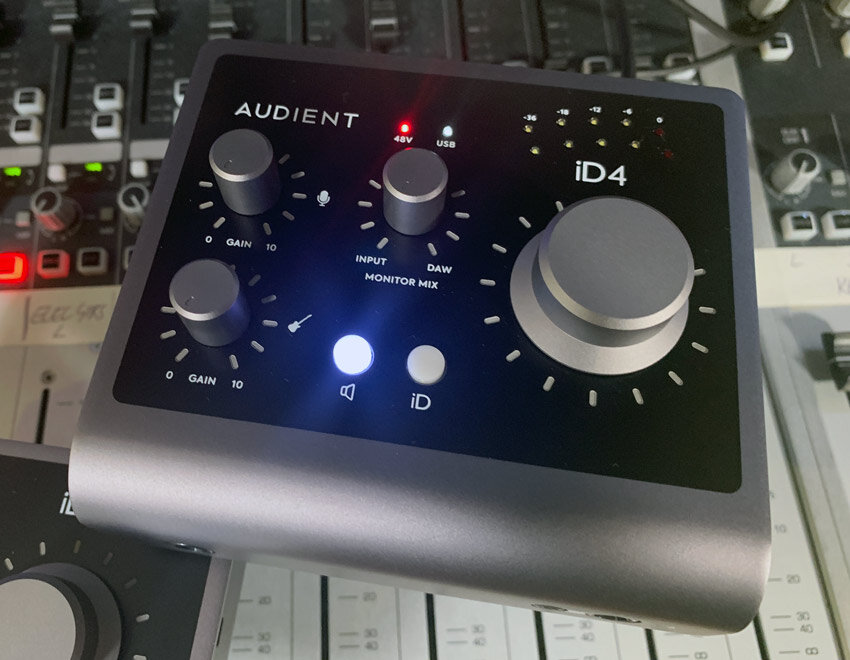 Audient-iD4-Profile.jpg