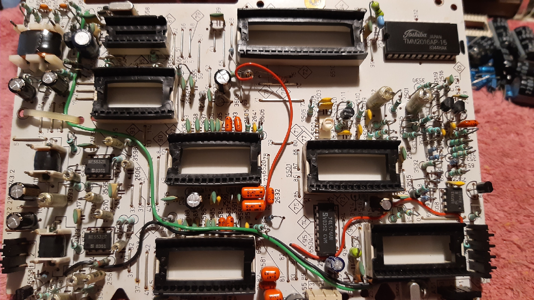 Philips CD100 deformed sockets.jpg