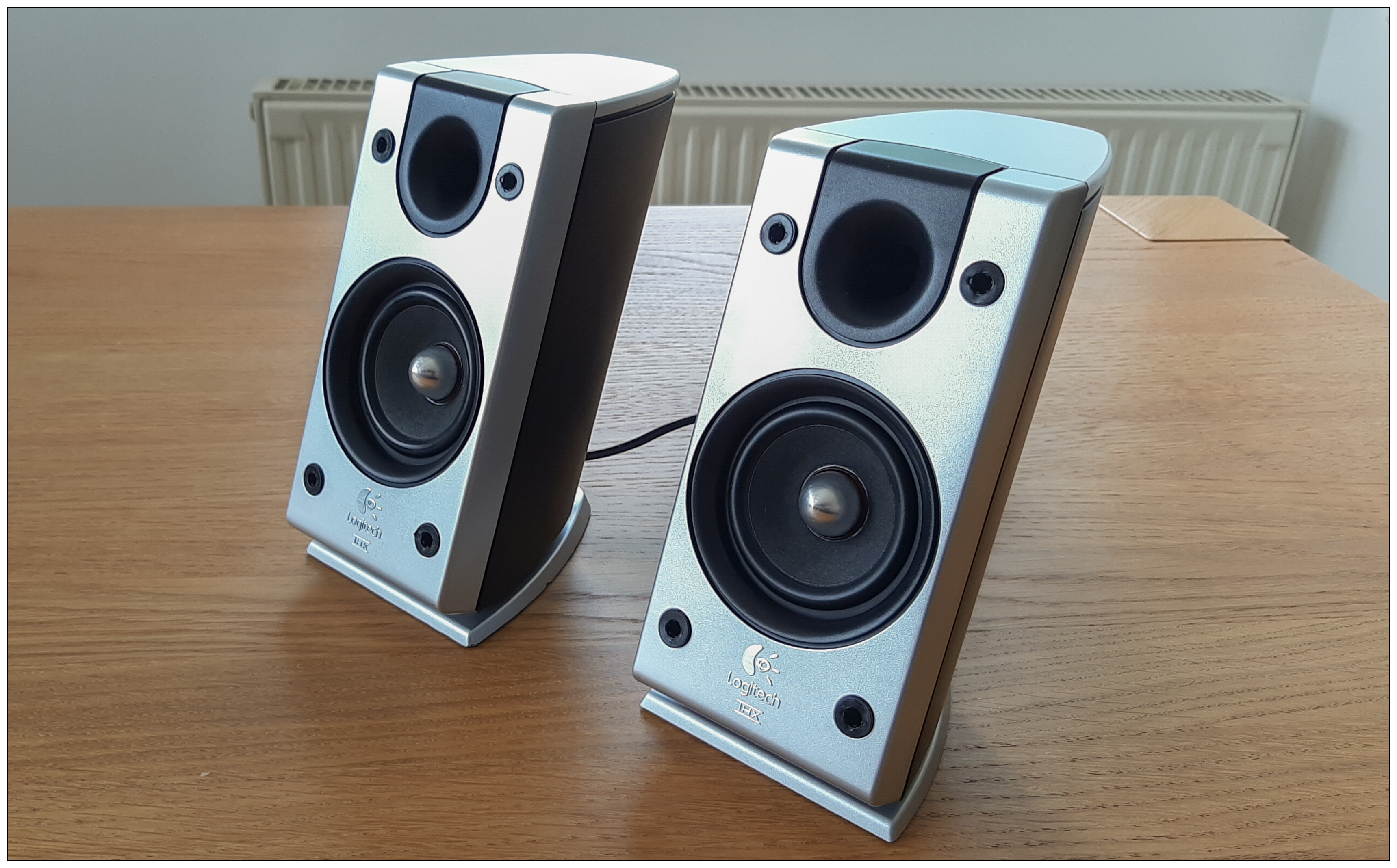 Logitech Z-2300 2pont1-es vezetékes hangsugárzó rendszer 5.jpg