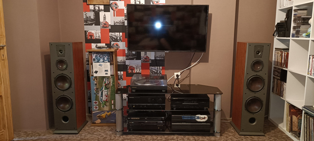 IMG20220603111354.jpg (914.55 KiB) Megtekintve 3063 alkalommal Itt már csak a sztereó rendszert hagytam meg mozira is.