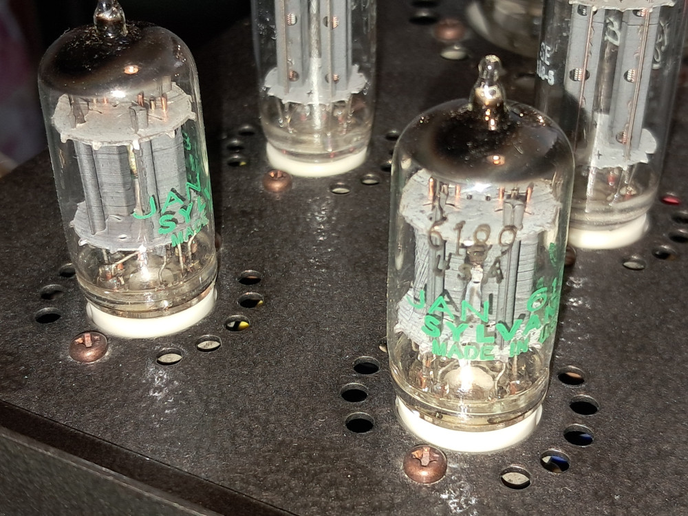 Sanei 6C33C SE Sylvania 6189 tube.jpg