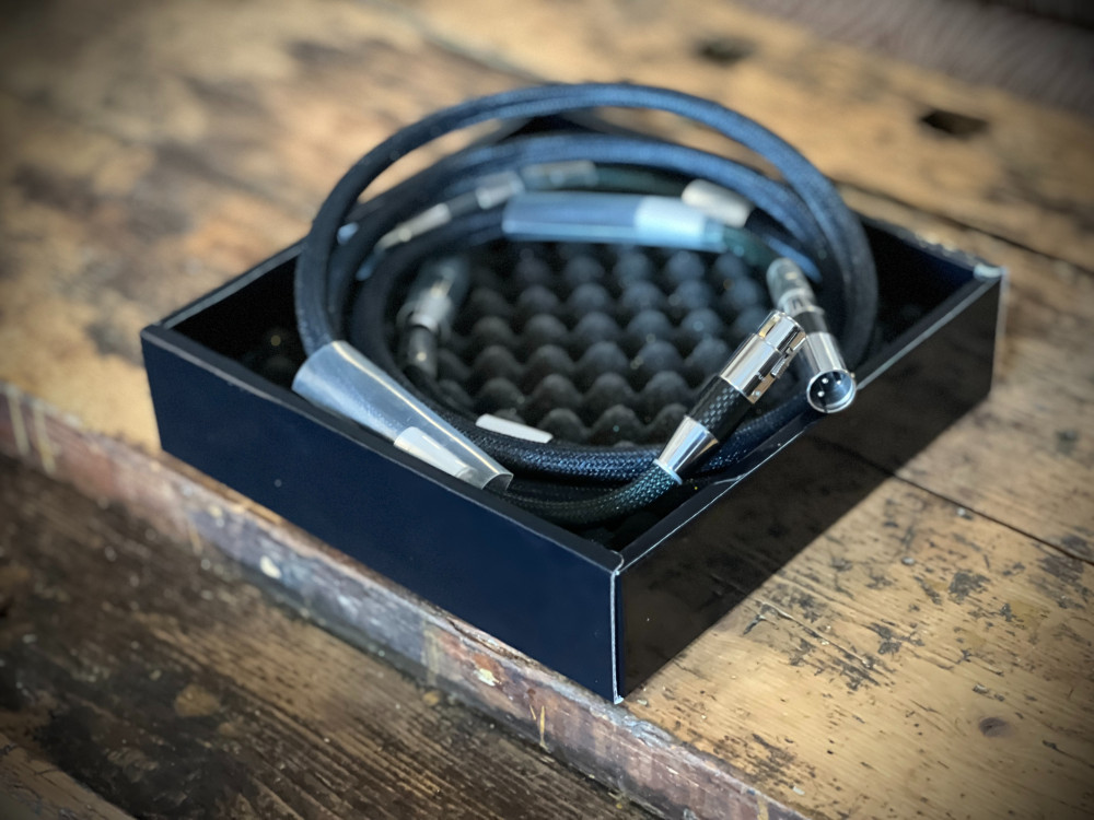 Furutech_Lineflux_interconnect_1.2meter_XLR_3.jpg