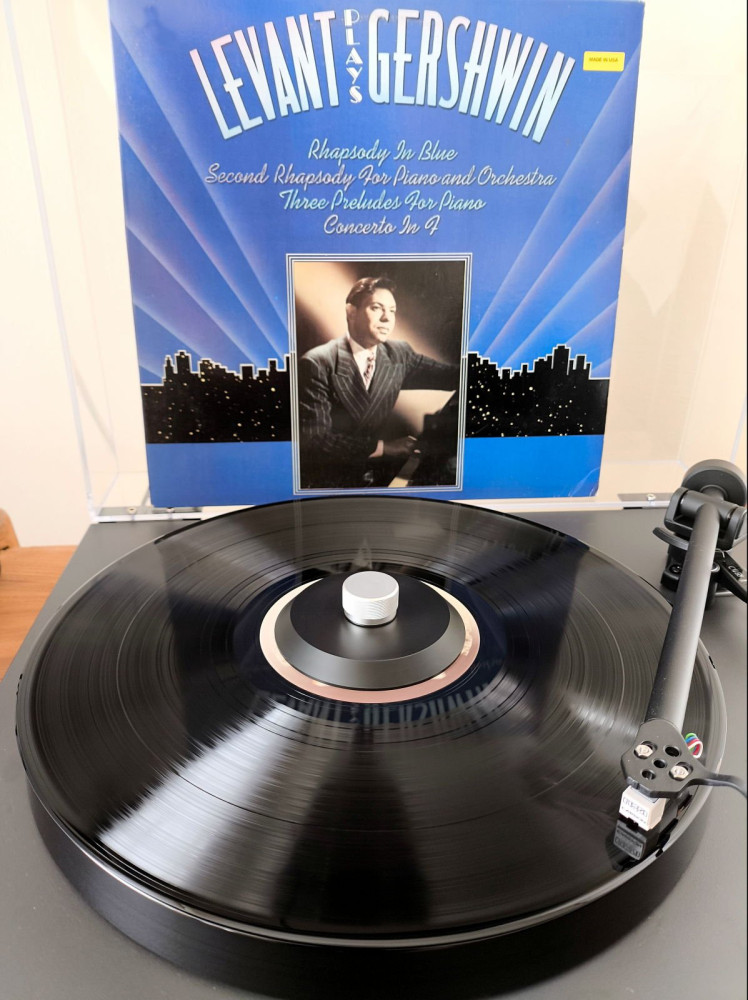 Levant plays Gershwin mono.jpg