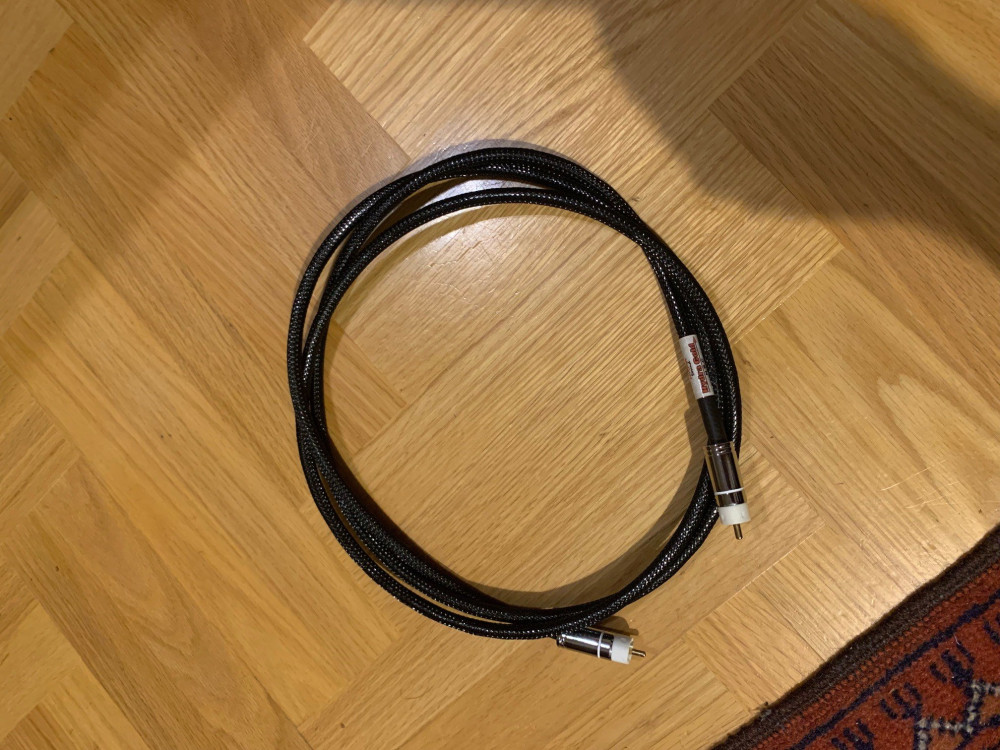 Hydra_Gold HRC_RCA_01.jpg