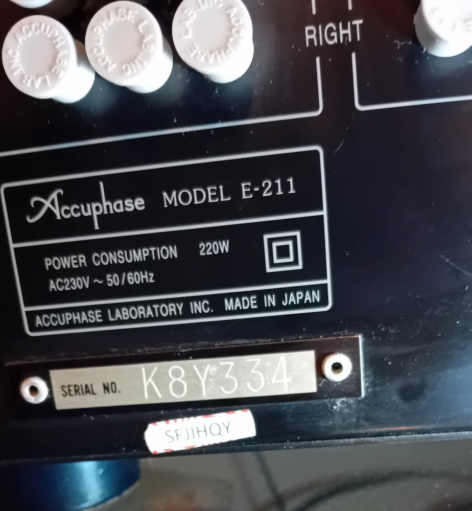 Accuphase E-211 gyári száma #.JPG