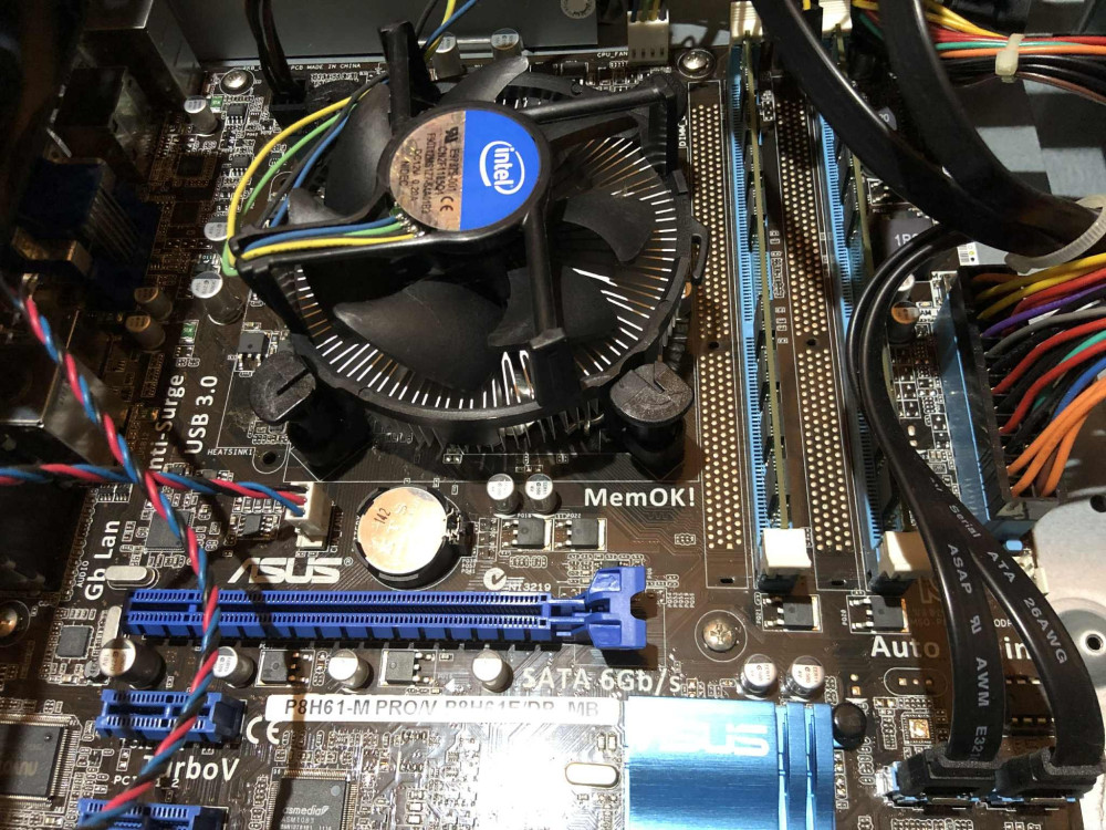 Asus V6-P8H61E.jpg