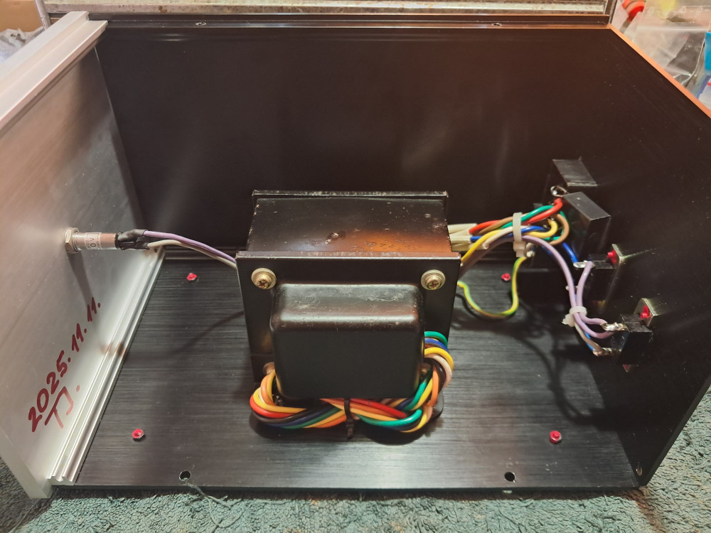 DIY 240v-100v autransformer internal.jpg