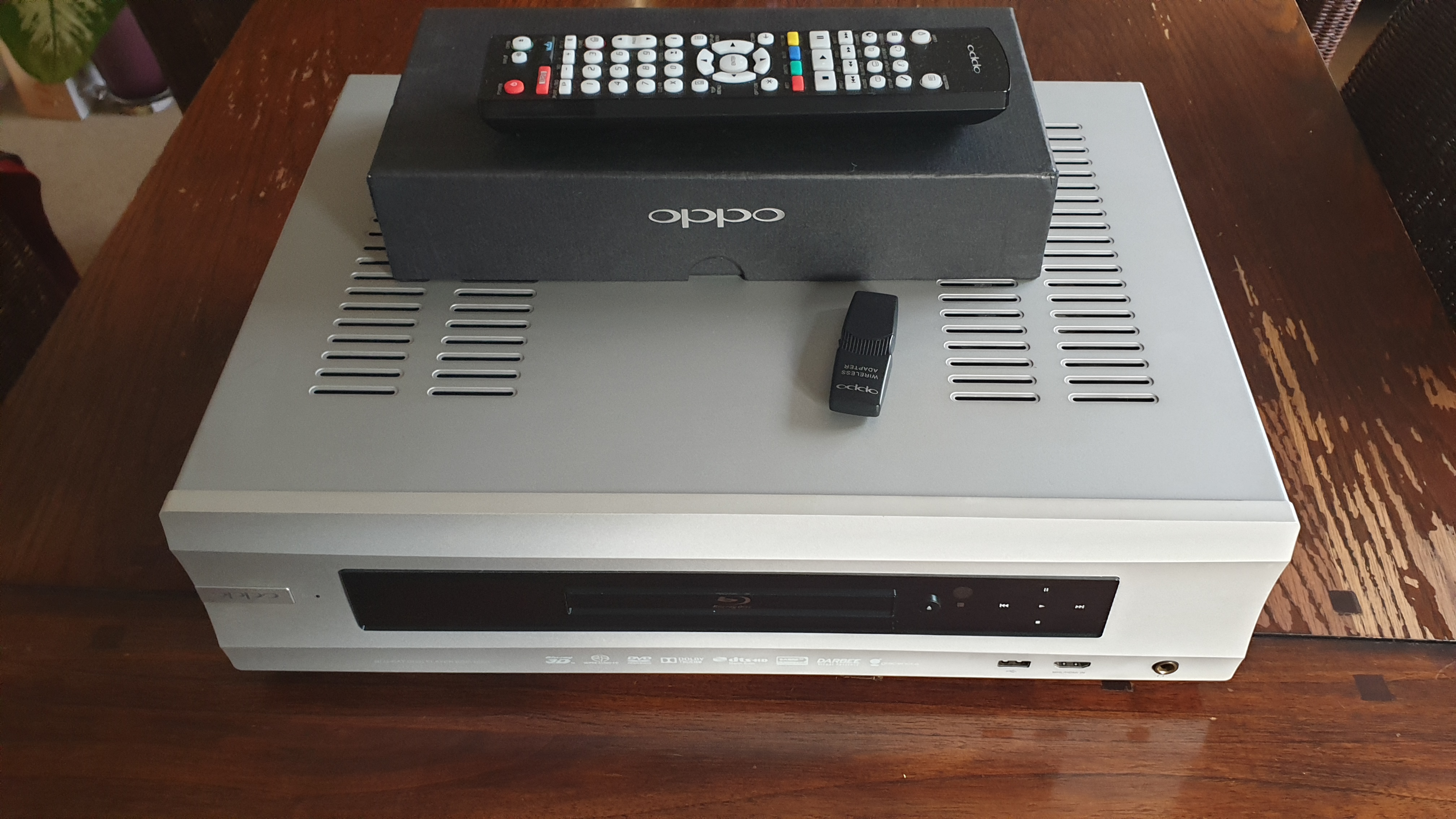 oppo1.jpg