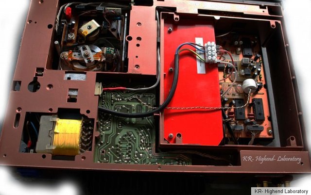 Philips_CD304_KRMK_VI_Red_level_1.jpg
